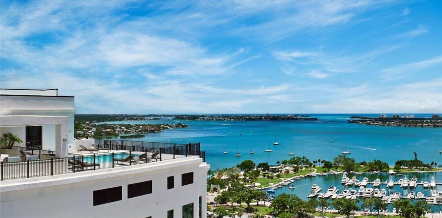 Condo in Sarasota, Florida, 3 bedrooms № 1813806