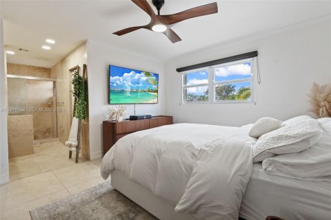 Townhouse in Hialeah, Florida 3 bedrooms, 146.97 sq.m. № 2040465 - photo 13