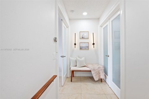 Townhouse in Hialeah, Florida 3 bedrooms, 146.97 sq.m. № 2040465 - photo 19