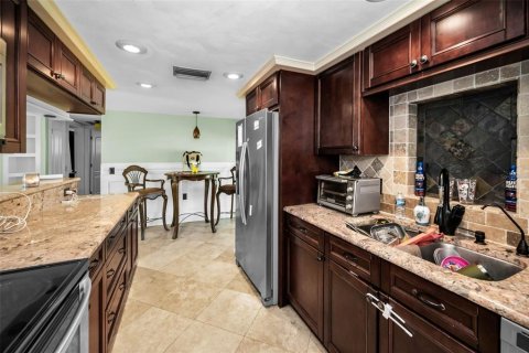 House in Holiday, Florida 2 bedrooms, 84.73 sq.m. № 1911809 - photo 15