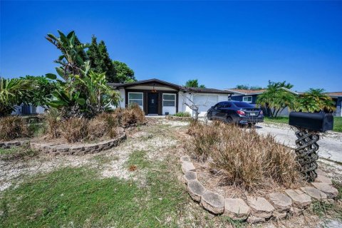 House in Holiday, Florida 2 bedrooms, 84.73 sq.m. № 1911809 - photo 2