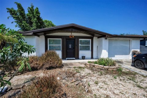House in Holiday, Florida 2 bedrooms, 84.73 sq.m. № 1911809 - photo 1
