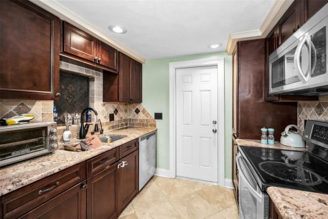 House in Holiday, Florida 2 bedrooms, 84.73 sq.m. № 1911809 - photo 11