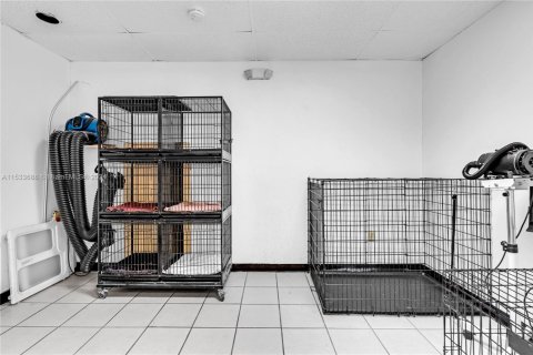Propiedad comercial en venta en Hialeah, Florida № 1703716 - foto 7