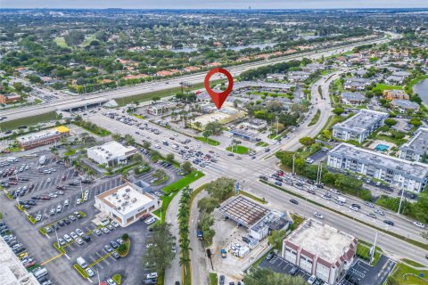 Propiedad comercial en venta en Hialeah, Florida № 1703716 - foto 2