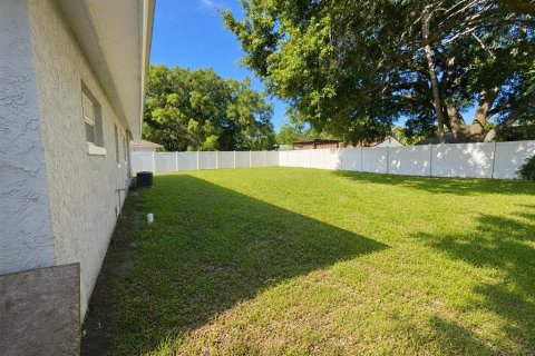 House in Tampa, Florida 3 bedrooms, 96.62 sq.m. № 2219844 - photo 17