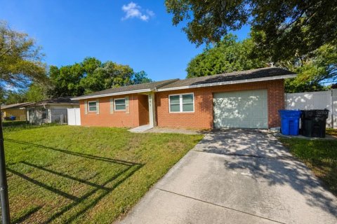 House in Tampa, Florida 3 bedrooms, 96.62 sq.m. № 2219844
