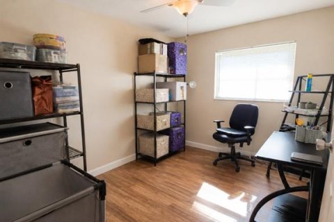 House in Tampa, Florida 3 bedrooms, 96.62 sq.m. № 2219844 - photo 8