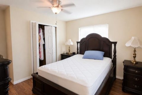 House in Tampa, Florida 3 bedrooms, 96.62 sq.m. № 2219844 - photo 6