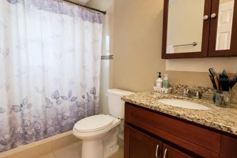 House in Tampa, Florida 3 bedrooms, 96.62 sq.m. № 2219844 - photo 5