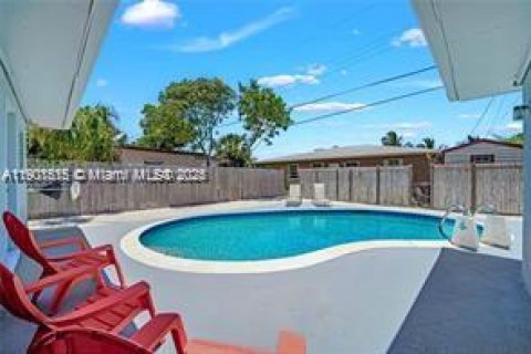 Casa en alquiler en Fort Lauderdale, Florida, 3 dormitorios, 179.12 m2 № 2012528 - foto 28