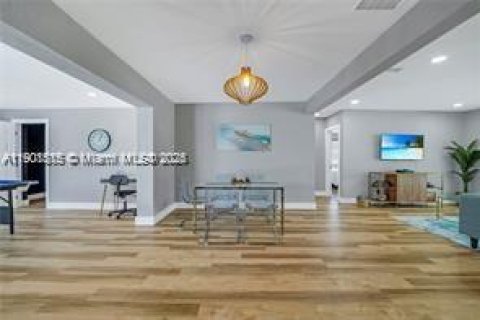 Casa en alquiler en Fort Lauderdale, Florida, 3 dormitorios, 179.12 m2 № 2012528 - foto 9