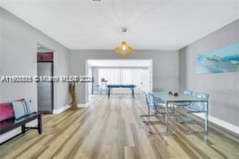 Casa en alquiler en Fort Lauderdale, Florida, 3 dormitorios, 179.12 m2 № 2012528 - foto 10