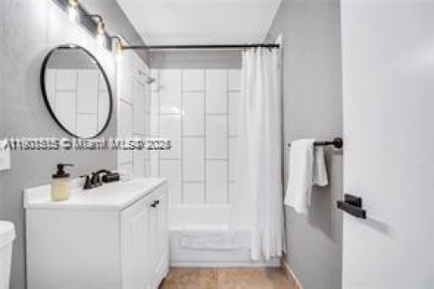 Casa en alquiler en Fort Lauderdale, Florida, 3 dormitorios, 179.12 m2 № 2012528 - foto 26