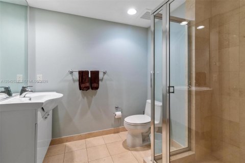 Condo in Hallandale Beach, Florida, 3 bedrooms  № 2145831 - photo 20