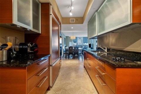 Condo in Hallandale Beach, Florida, 3 bedrooms  № 2145831 - photo 7