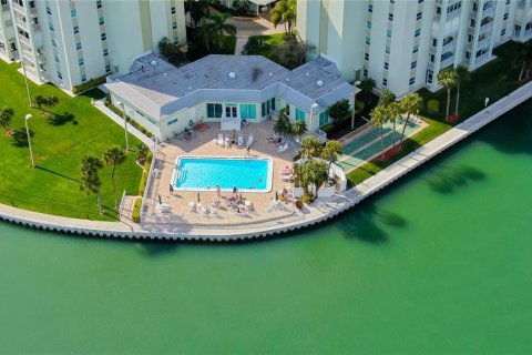 Copropriété à vendre à Saint Pete Beach, Floride: 2 chambres, 105.07 m2 № 1898490 - photo 10