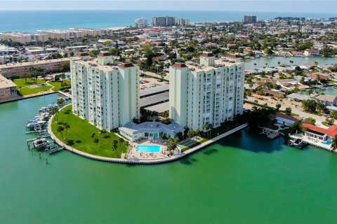 Copropriété à vendre à Saint Pete Beach, Floride: 2 chambres, 105.07 m2 № 1898490 - photo 9