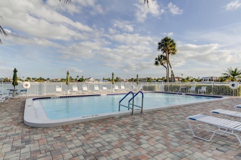 Copropriété à vendre à Saint Pete Beach, Floride: 2 chambres, 105.07 m2 № 1898490 - photo 16