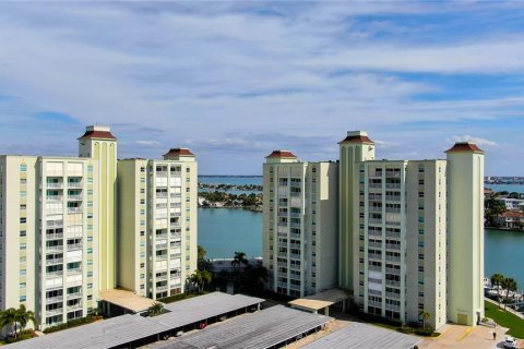 Copropriété à vendre à Saint Pete Beach, Floride: 2 chambres, 105.07 m2 № 1898490 - photo 1