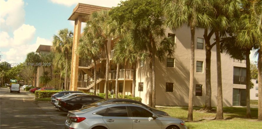 Condominio en Tamarac, Florida, 2 dormitorios  № 2000460