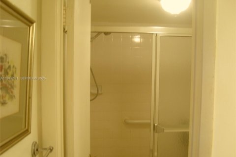 Condominio en venta en Tamarac, Florida, 2 dormitorios, 117.99 m2 № 2000460 - foto 27