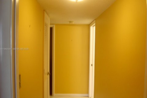 Condominio en venta en Tamarac, Florida, 2 dormitorios, 117.99 m2 № 2000460 - foto 25