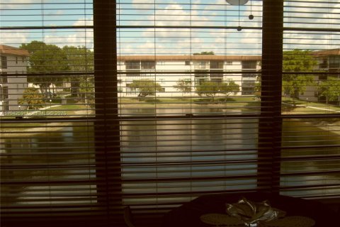 Condominio en venta en Tamarac, Florida, 2 dormitorios, 117.99 m2 № 2000460 - foto 13