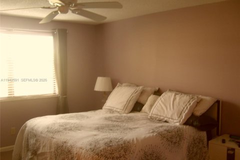 Condominio en venta en Tamarac, Florida, 2 dormitorios, 117.99 m2 № 2000460 - foto 17