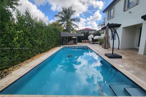 House in Miami, Florida 5 bedrooms, 244.8 sq.m. № 1939005 - photo 24