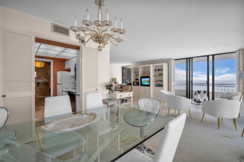 Купить кондоминиум в Ривьера-Бич, Флорида 2 спальни, 133.31м2, № 1957745 - фото 17