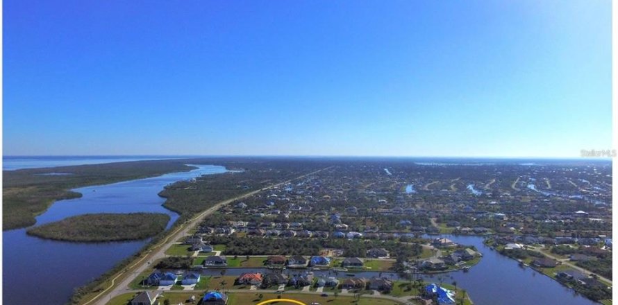 Land in Port Charlotte, Florida № 2162930