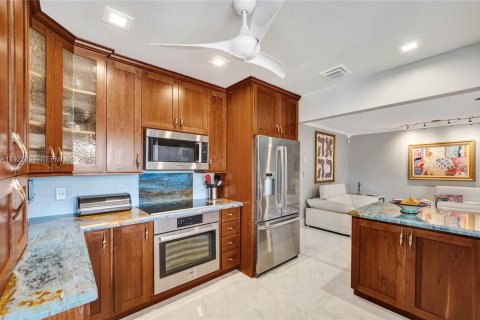 Villa ou maison à louer à Lighthouse Point, Floride: 3 chambres, 176.33 m2 № 1984612 - photo 6