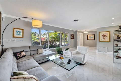 Villa ou maison à louer à Lighthouse Point, Floride: 3 chambres, 176.33 m2 № 1984612 - photo 2