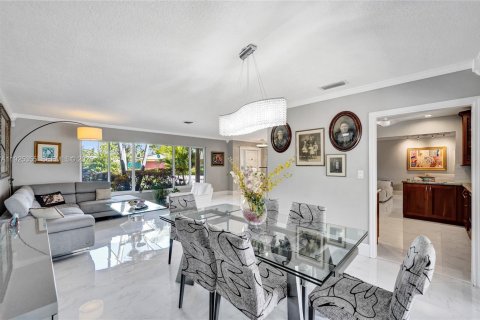 Villa ou maison à louer à Lighthouse Point, Floride: 3 chambres, 176.33 m2 № 1984612 - photo 5