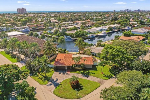 Villa ou maison à Lighthouse Point, Floride 3 chambres, 176.33 m2 № 1984612