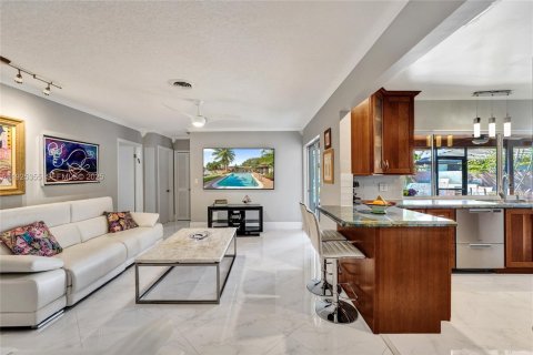 Villa ou maison à louer à Lighthouse Point, Floride: 3 chambres, 176.33 m2 № 1984612 - photo 12