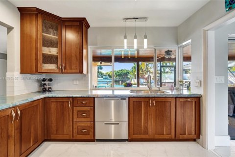 Villa ou maison à louer à Lighthouse Point, Floride: 3 chambres, 176.33 m2 № 1984612 - photo 9