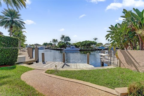 Villa ou maison à louer à Lighthouse Point, Floride: 3 chambres, 176.33 m2 № 1984612 - photo 29