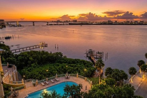 Condo in Clearwater, Florida, 2 bedrooms № 2384185 - photo 8