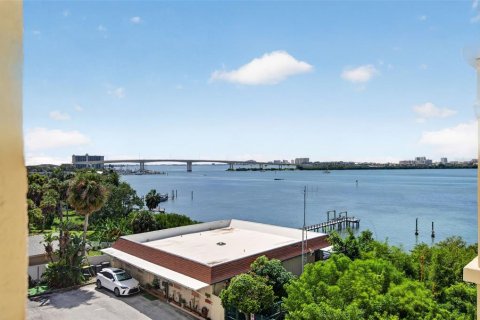 Condo in Clearwater, Florida, 2 bedrooms № 2384185 - photo 24