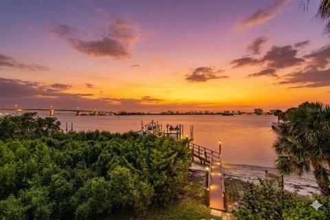 Condo in Clearwater, Florida, 2 bedrooms № 2384185 - photo 4
