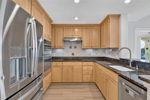 Condo in Clearwater, Florida, 2 bedrooms № 2384185 - photo 18