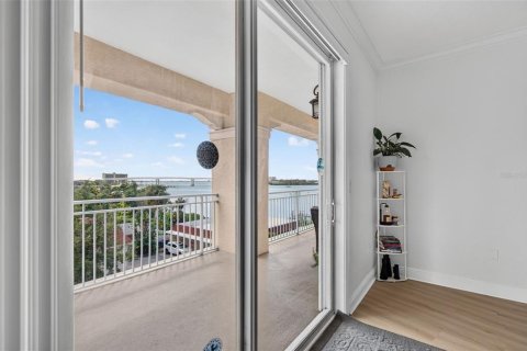 Condo in Clearwater, Florida, 2 bedrooms № 2384185 - photo 12
