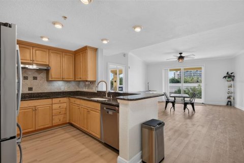 Condo in Clearwater, Florida, 2 bedrooms № 2384185 - photo 17