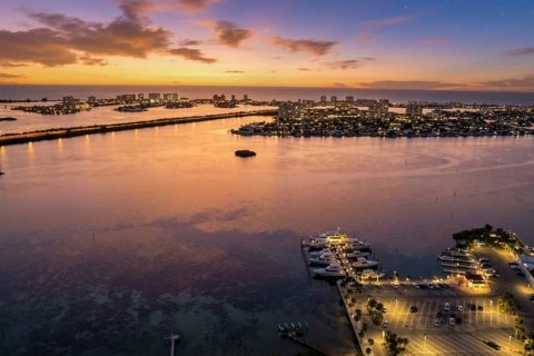 Condo in Clearwater, Florida, 2 bedrooms № 2384185 - photo 6