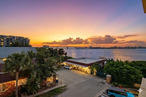 Condo in Clearwater, Florida, 2 bedrooms № 2384185 - photo 7