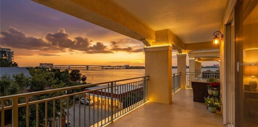 Condo in Clearwater, Florida, 2 bedrooms № 2384185