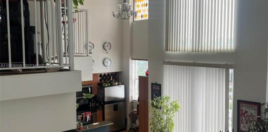 Condo in Miami, Florida, 2 bedrooms № 1989668