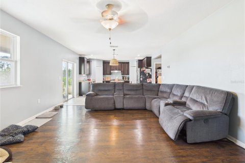 Casa en venta en Auburndale, Florida, 4 dormitorios, 274.71 m2 № 1654380 - foto 7